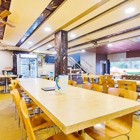 Fabhotel Raghumani Palace Уджайн Екстериор снимка