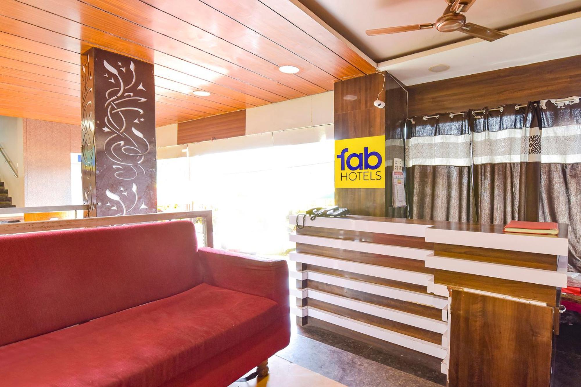Fabhotel Raghumani Palace Уджайн Екстериор снимка