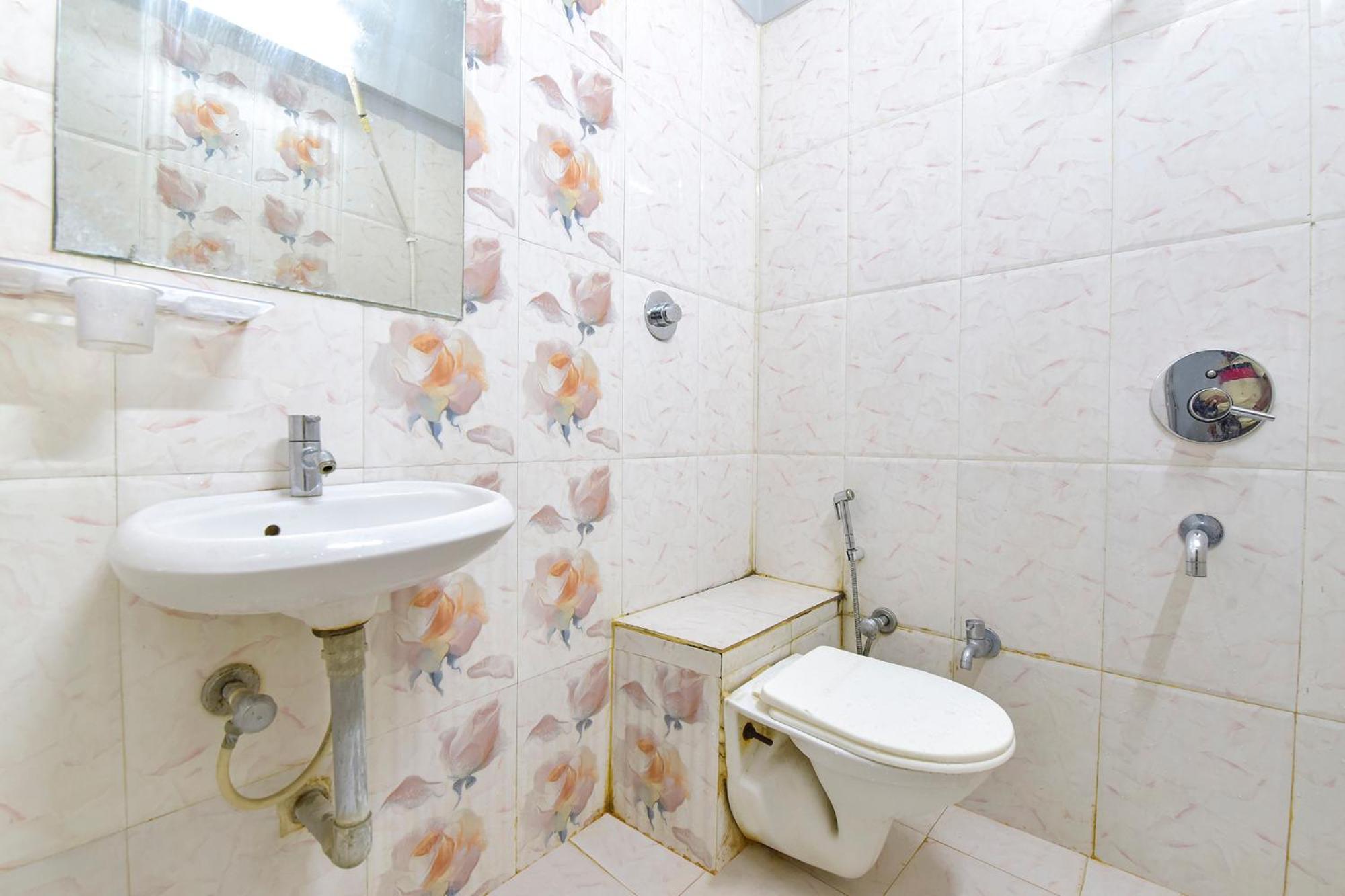 Fabhotel Raghumani Palace Уджайн Екстериор снимка